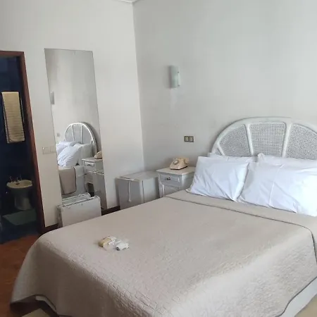 Porta 80 House Hotel *