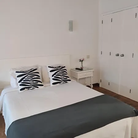 Hotel Porta 80 House *