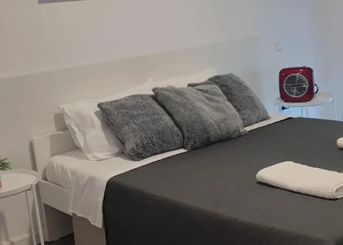 Hotel Porta 80 House